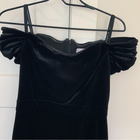 Nicole Miller Off the Shoulder Velvet Dress w/ Ruched Sleeves Size 4 in Black - Picture 6 of 9
